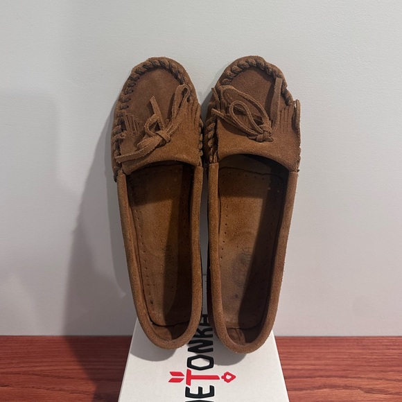 Minnetonka Moccasin Leather Kilty Moccs GUC - Picture 3 of 10